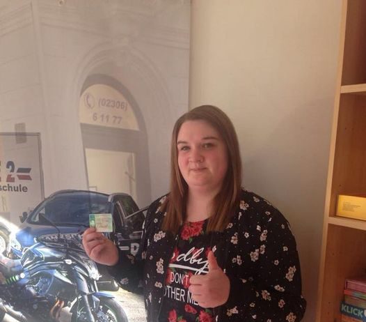 GLÜCKLICH BESTANDEN