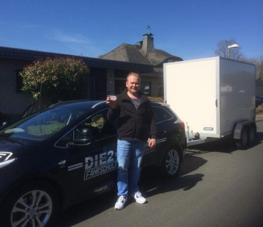 GLÜCKLICH BESTANDEN