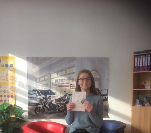 GLÜCKLICH BESTANDEN